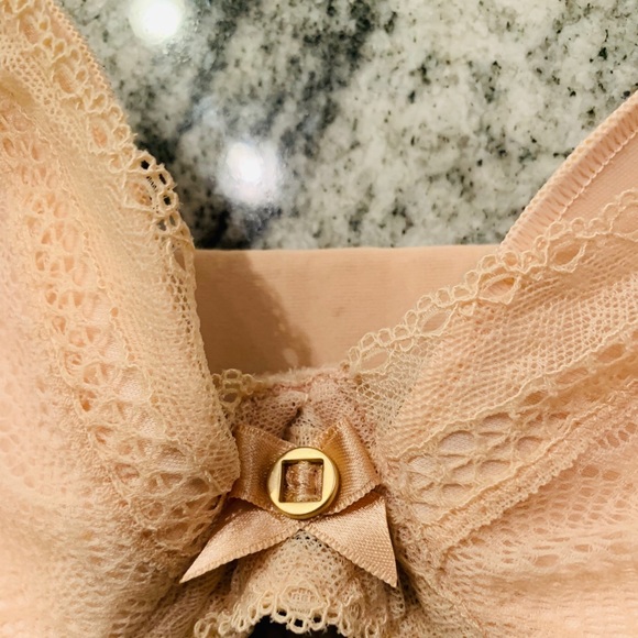 Chantelle Bra - Picture 2 of 5